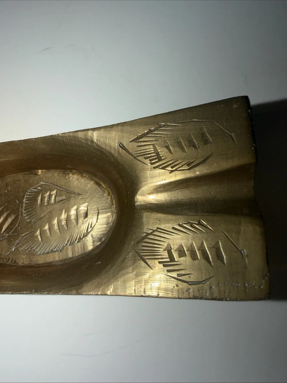Sarnabrass Brass Tone Embossed Floral Metal Cigar Ashtray w/ 2 Rests, 4”